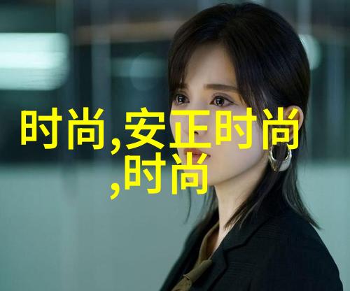 何冰与其他演员合作时共同创造了怎样的艺术效果