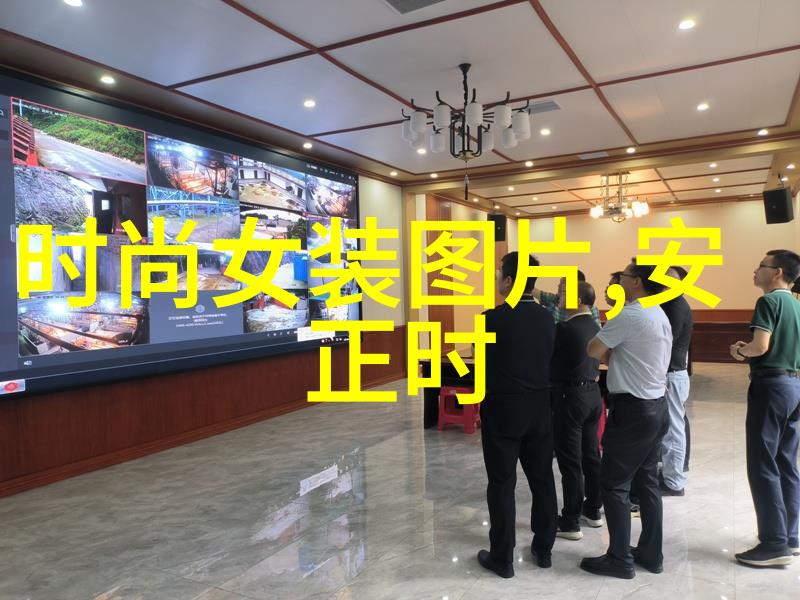 景甜面若桃花为名店剪彩 炙手可热受国际品牌青睐